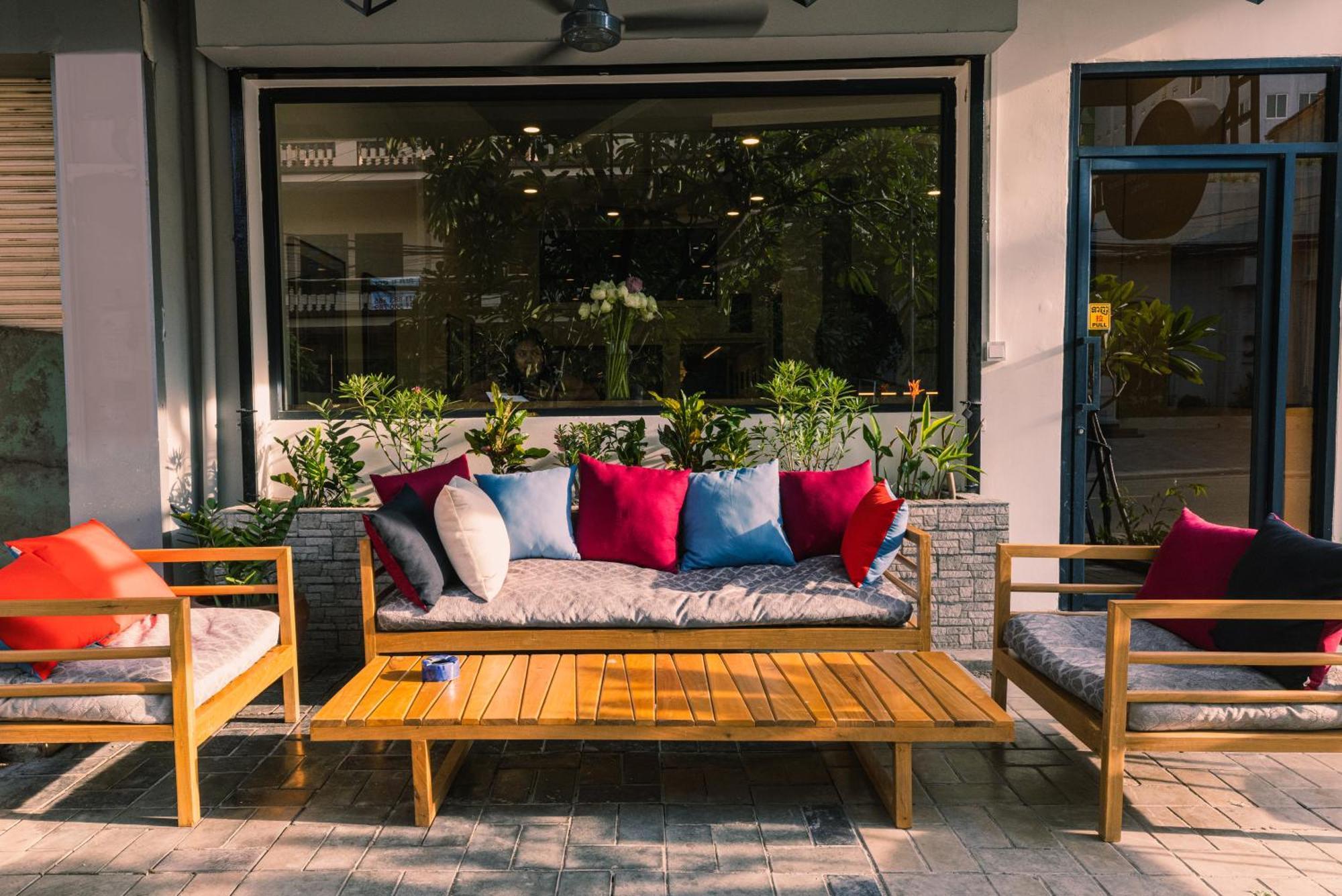 Suite Home Boutique Hotel Phnom Penh Esterno foto