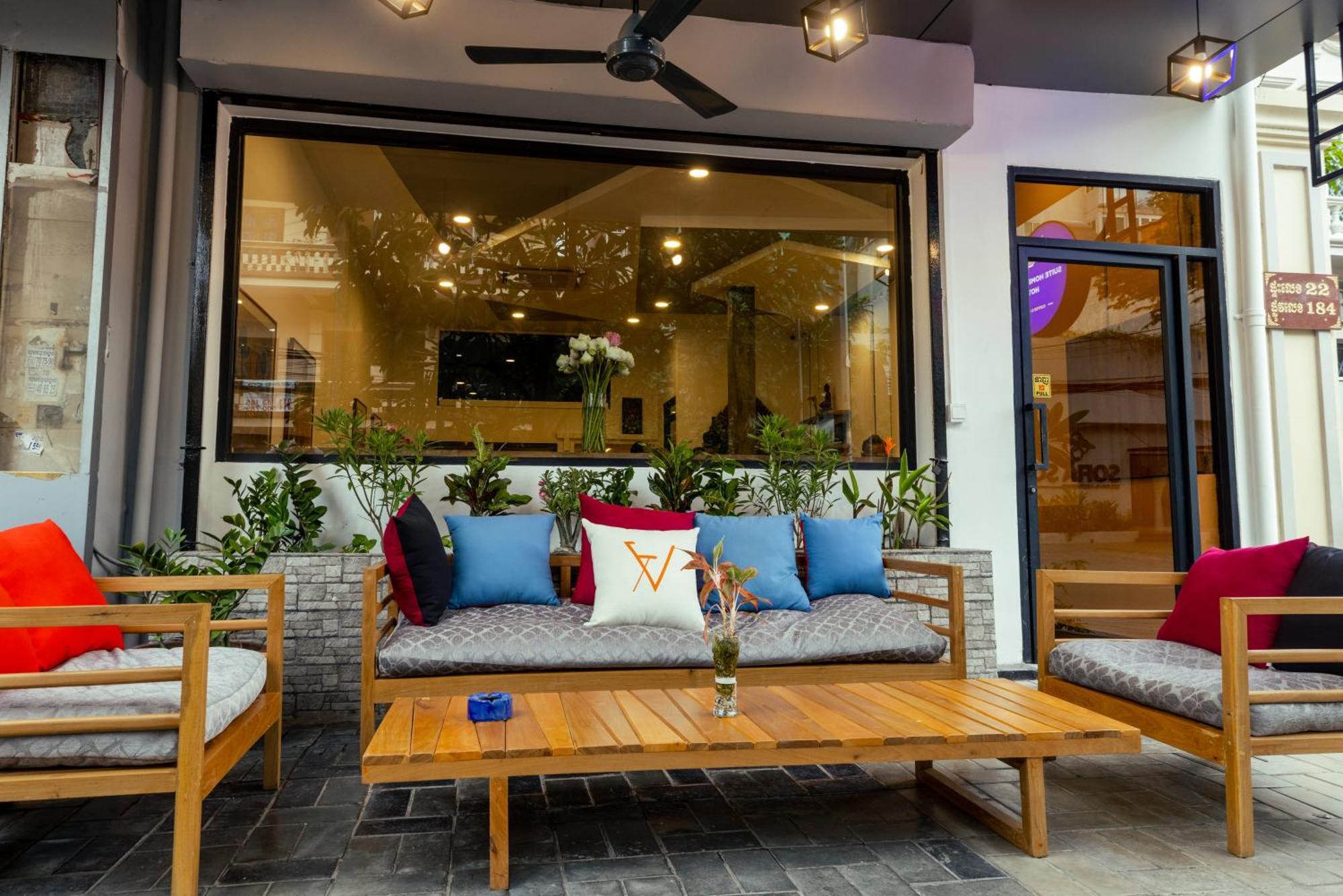 Suite Home Boutique Hotel Phnom Penh Esterno foto
