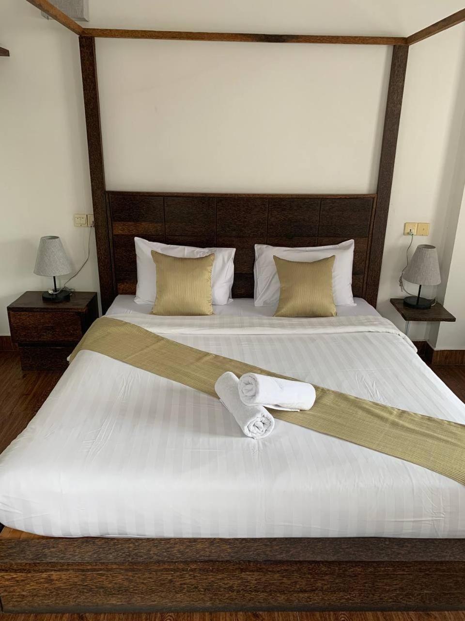 Suite Home Boutique Hotel Phnom Penh Esterno foto