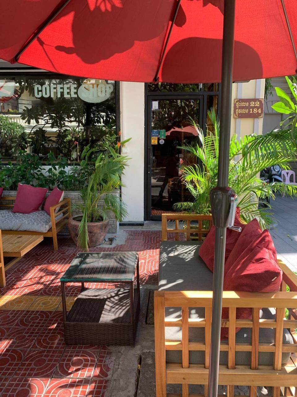 Suite Home Boutique Hotel Phnom Penh Esterno foto